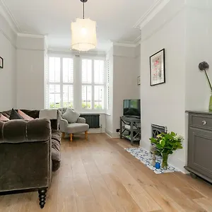  Holiday home Strawberry Dale Victorian Terrace