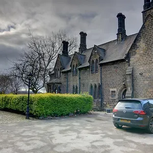  Villa The Old Vicarage - Secure Parking, Fast Wifi, Garden